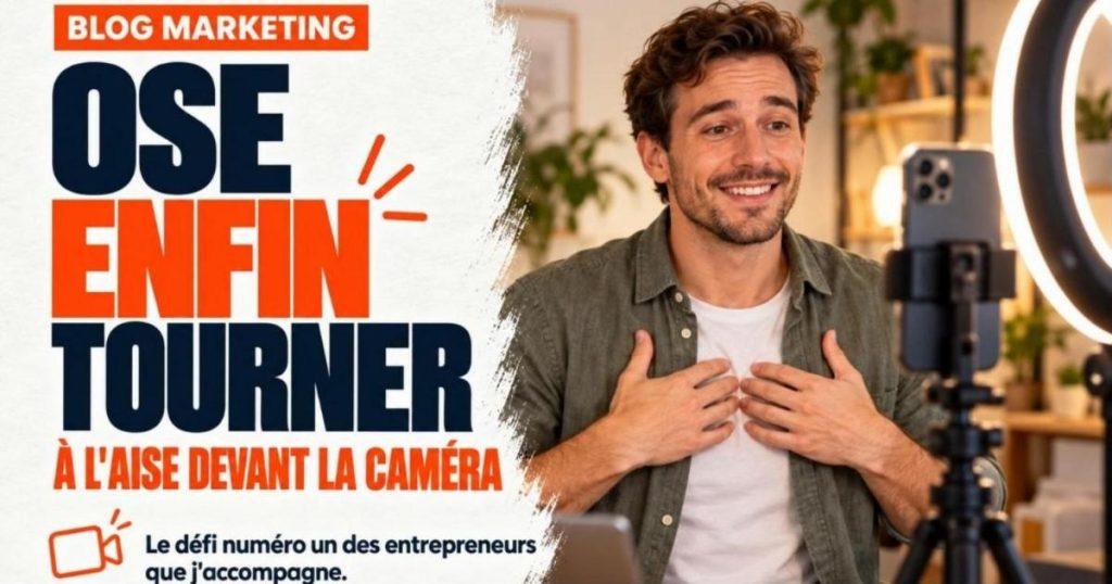 Entrepreneur nerveux mais souriant assis devant un téléphone sur trépied avec un ring light. Se sentir à l'aise devant la caméra